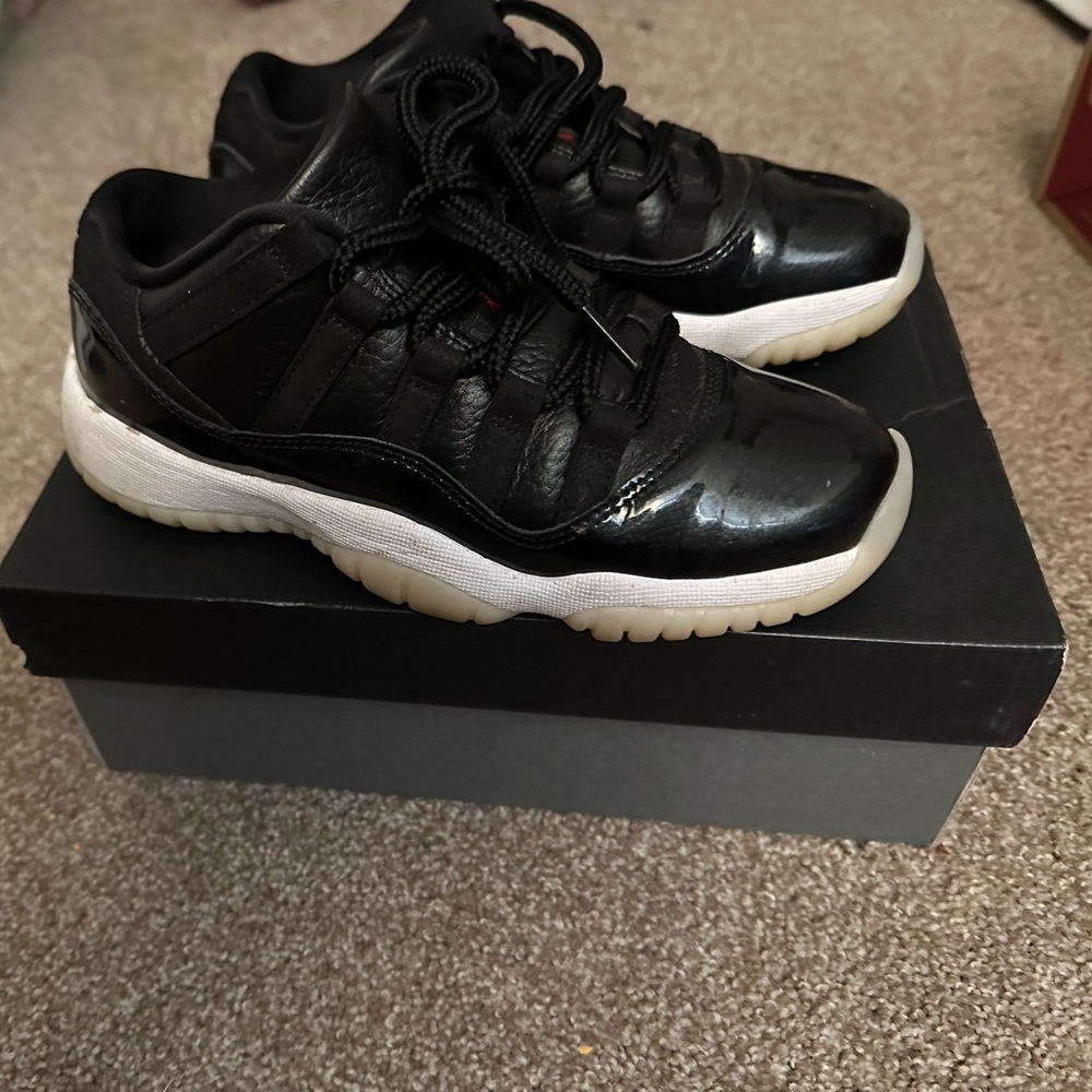 Grade school 4 1/2 Jordan 11 retro low